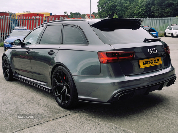 Audi RS6 AVANT in Down