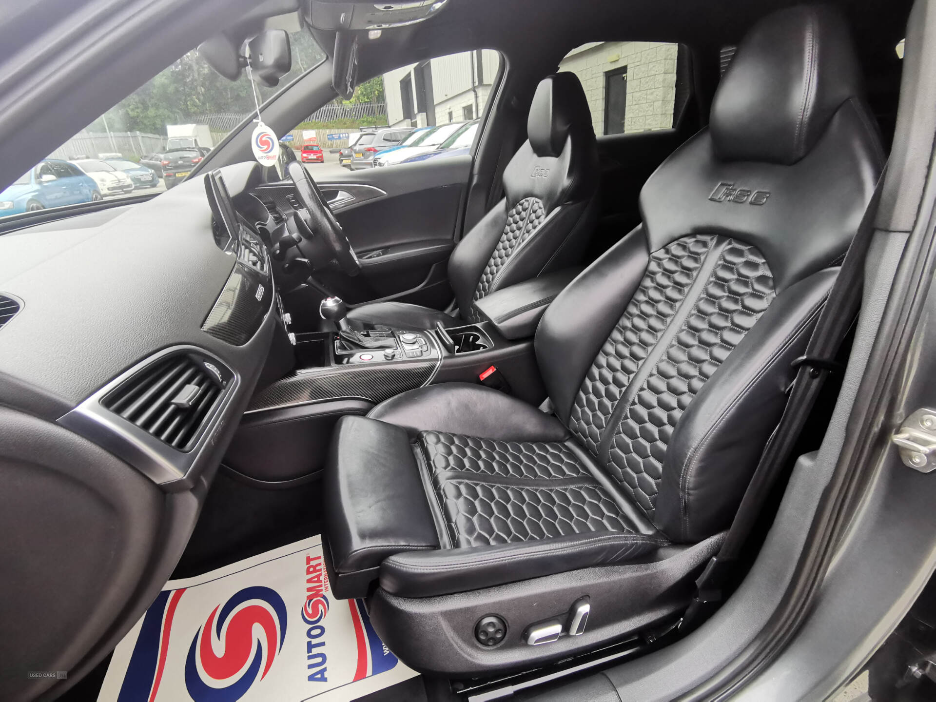 Audi RS6 AVANT in Down