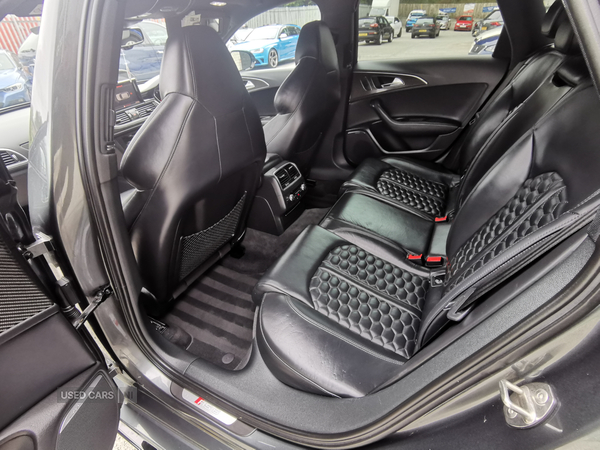Audi RS6 AVANT in Down