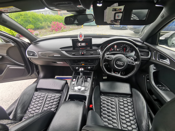 Audi RS6 AVANT in Down