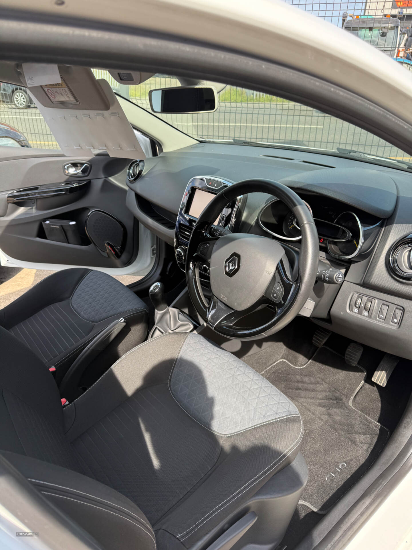 Renault Clio HATCHBACK in Down