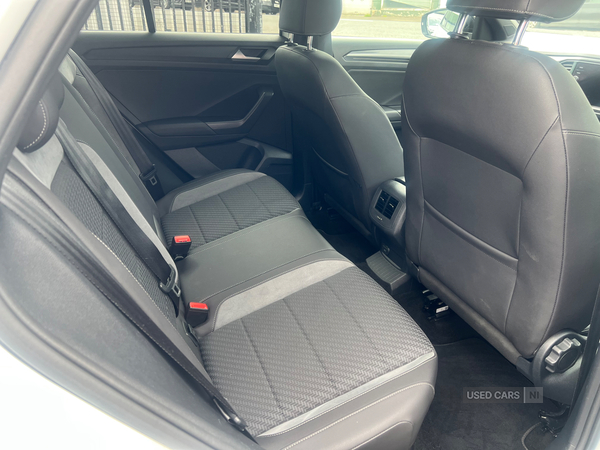 Volkswagen T-Roc DIESEL HATCHBACK in Antrim