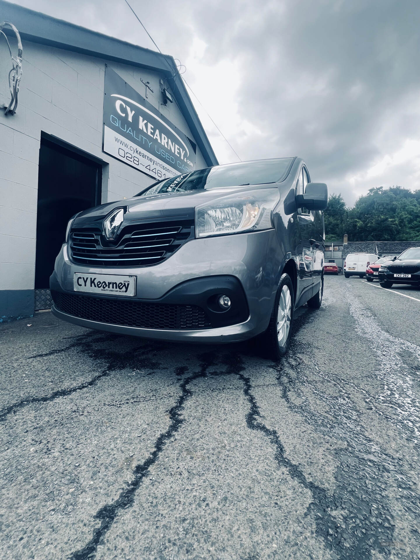 Renault Trafic SWB DIESEL in Down