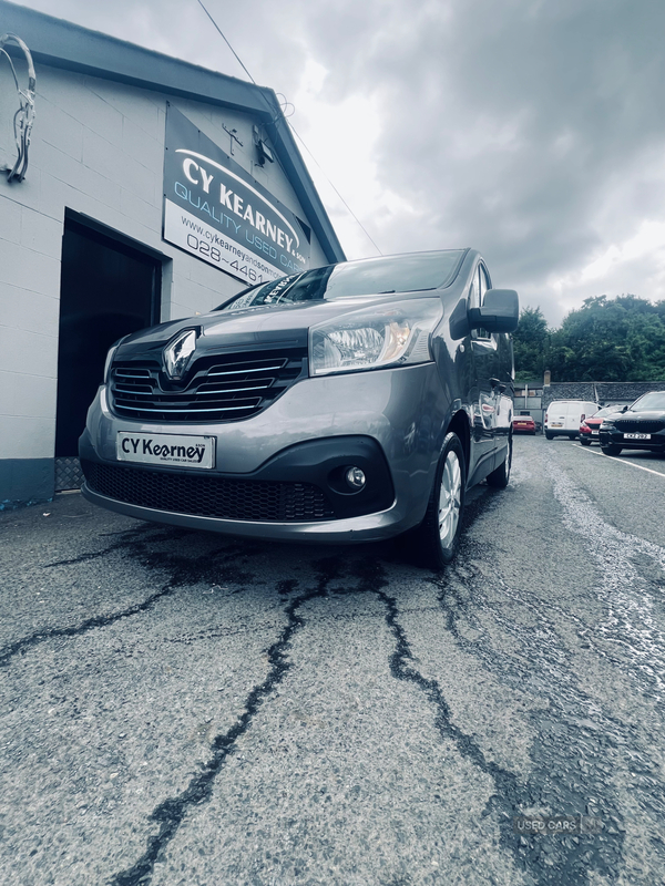 Renault Trafic SWB DIESEL in Down