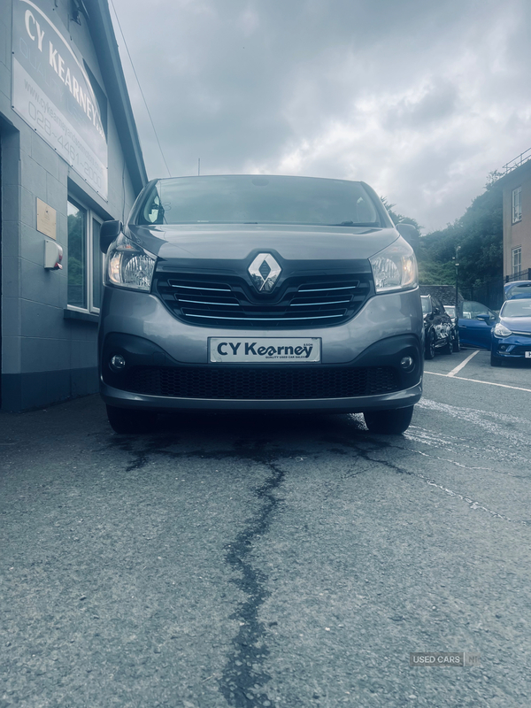Renault Trafic SWB DIESEL in Down