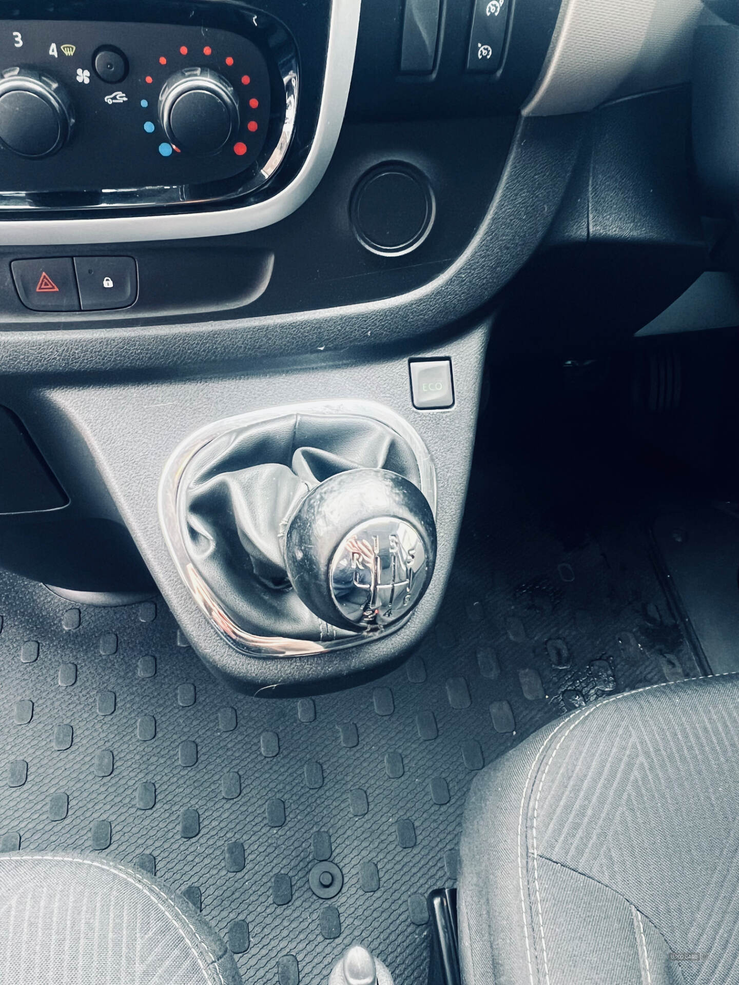 Renault Trafic SWB DIESEL in Down