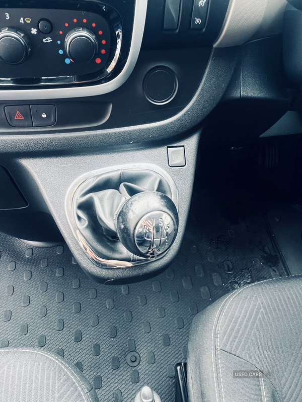 Renault Trafic SWB DIESEL in Down