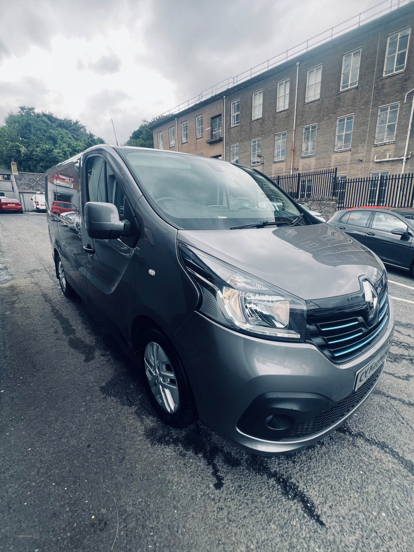 Renault Trafic SWB DIESEL in Down