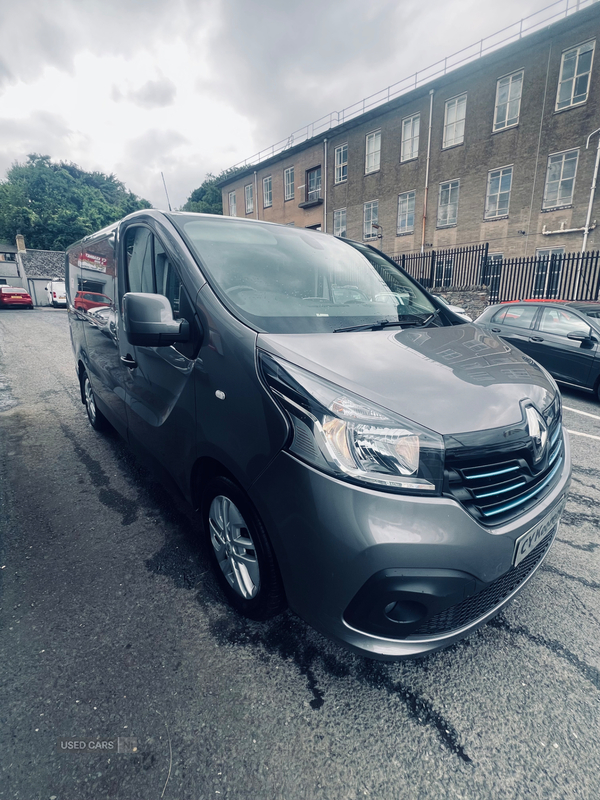 Renault Trafic SWB DIESEL in Down