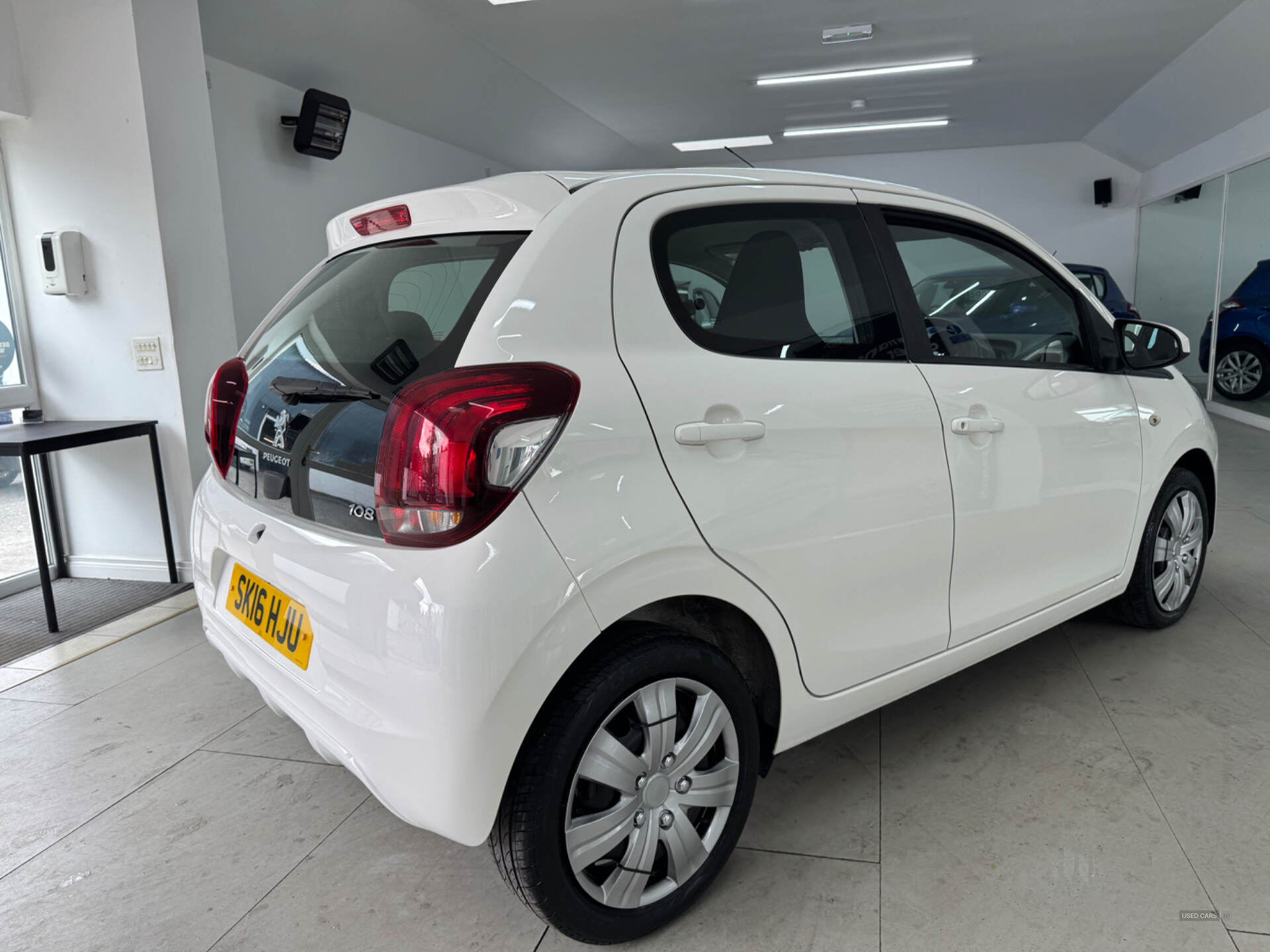 Peugeot 108 HATCHBACK in Down