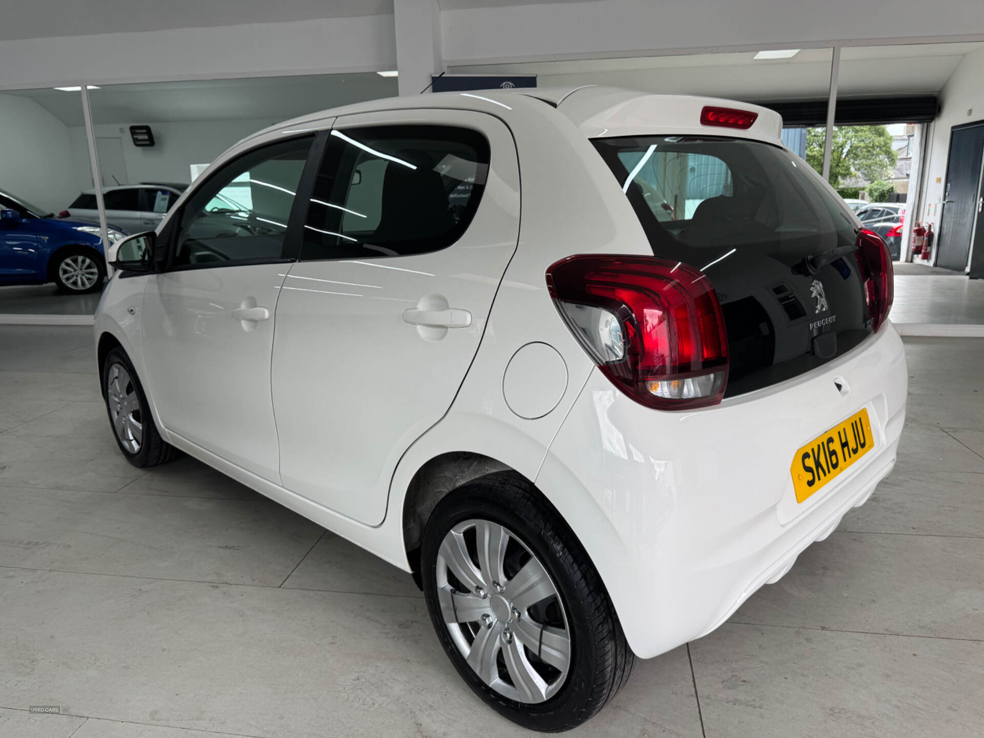 Peugeot 108 HATCHBACK in Down