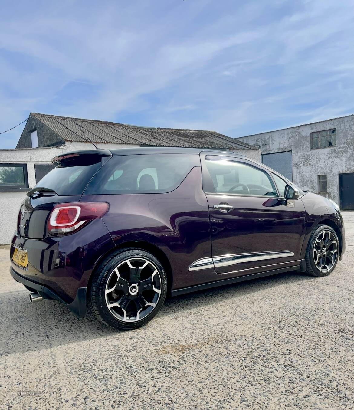 Citroen DS3 HATCHBACK in Down