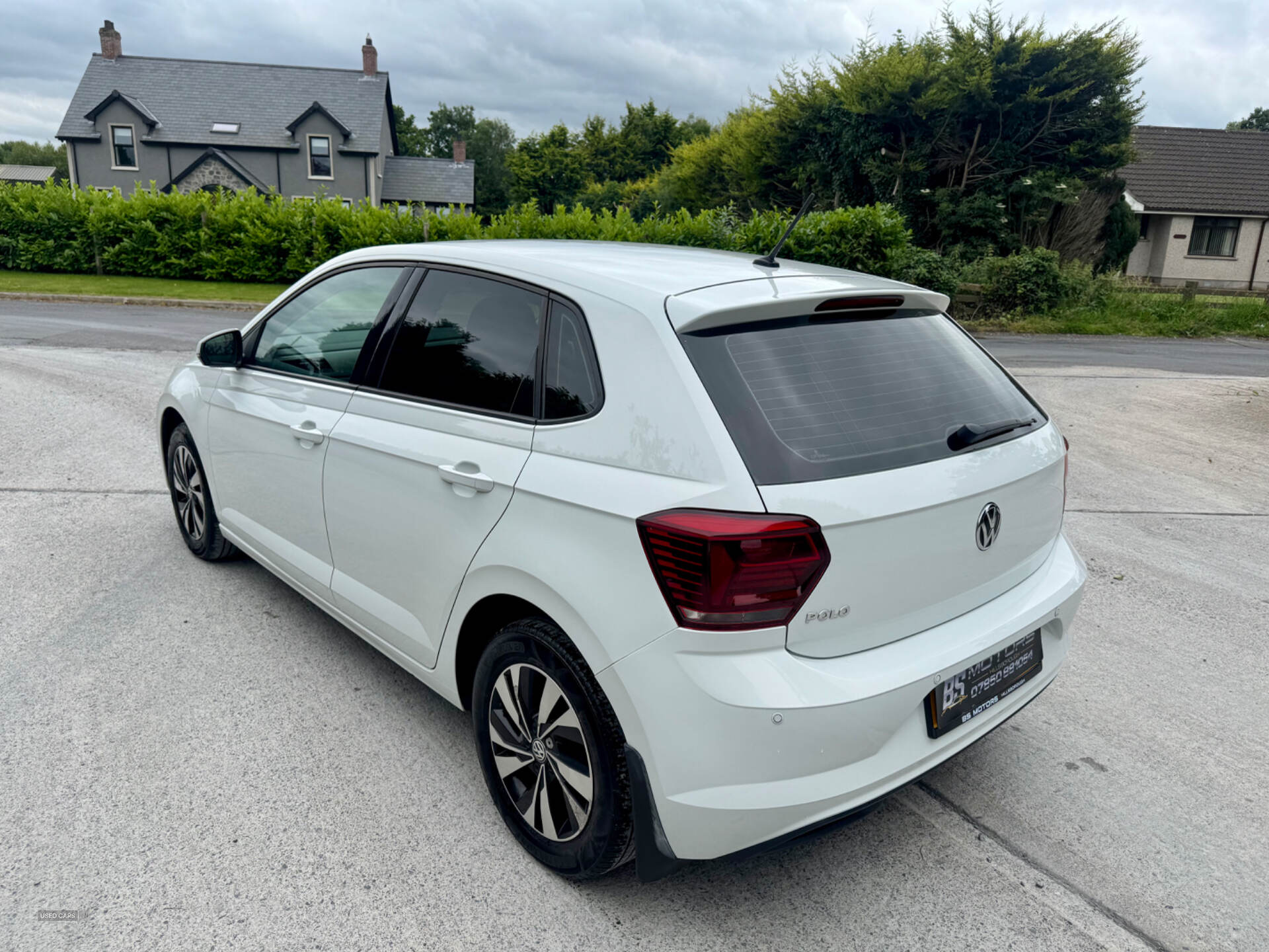 Volkswagen Polo HATCHBACK in Down