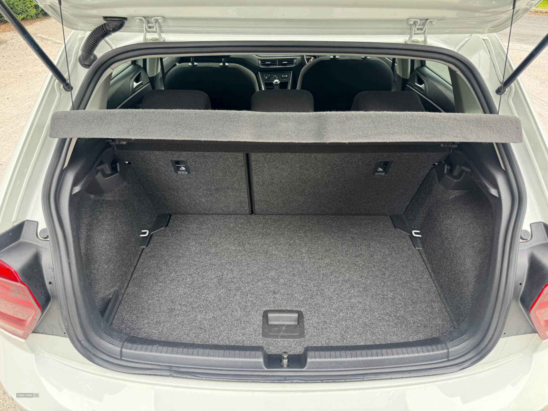 Volkswagen Polo HATCHBACK in Down