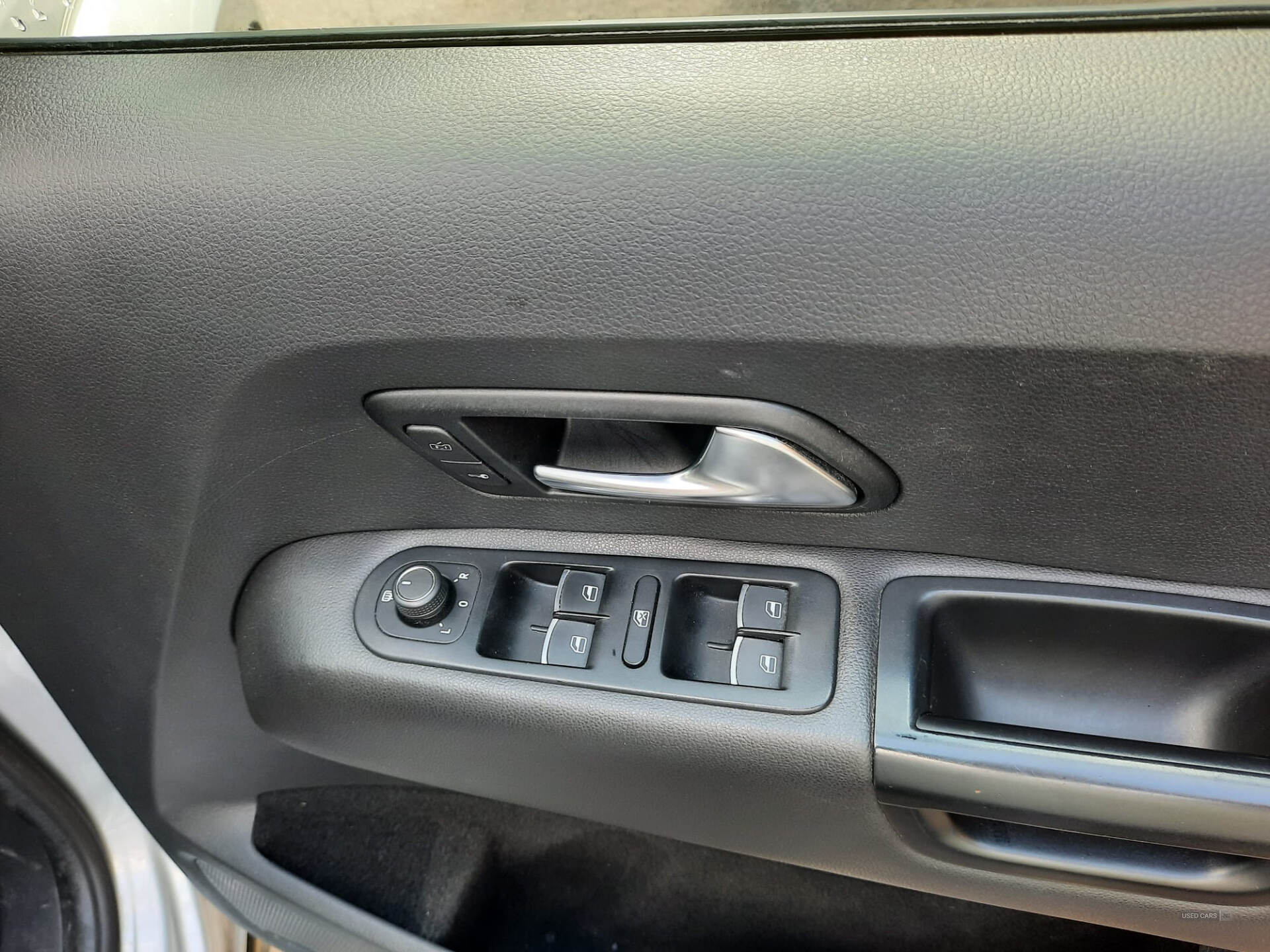 Car Thumbnail 6
