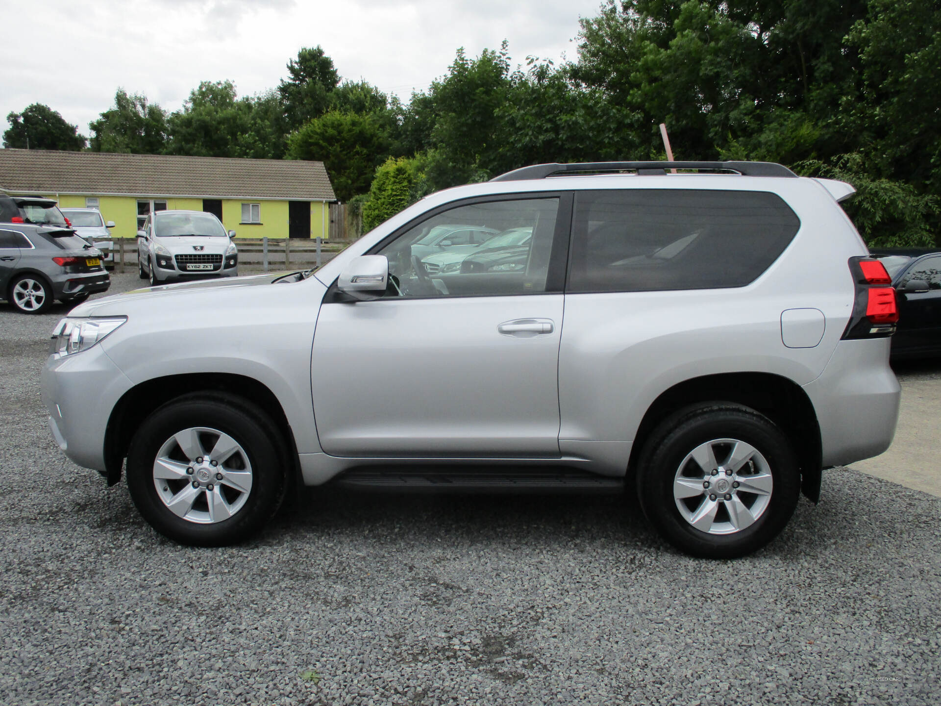 Toyota Land Cruiser DIESEL SW in Down