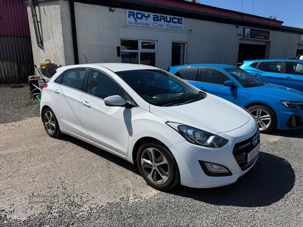 Hyundai i30 HATCHBACK in Down