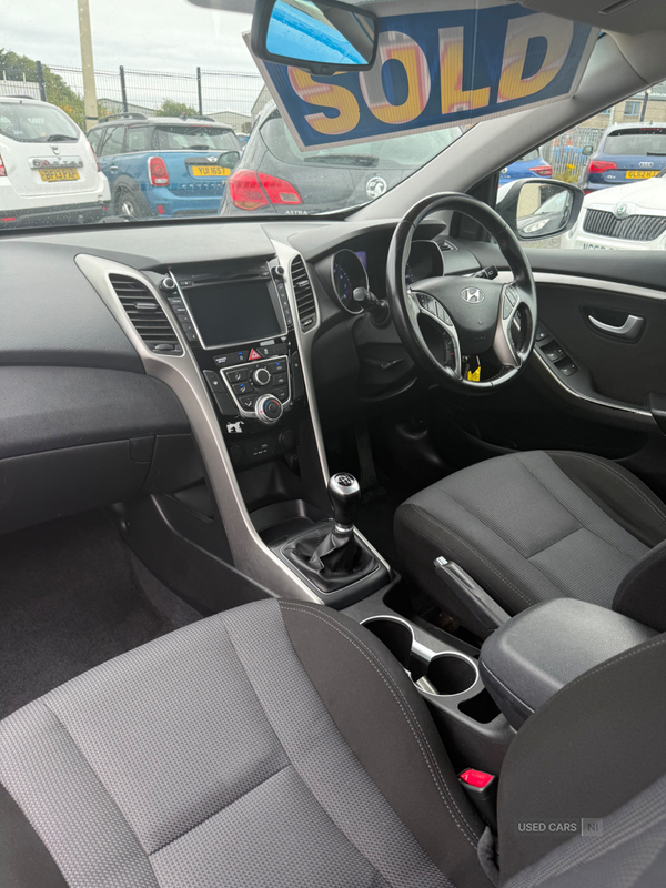 Hyundai i30 HATCHBACK in Down