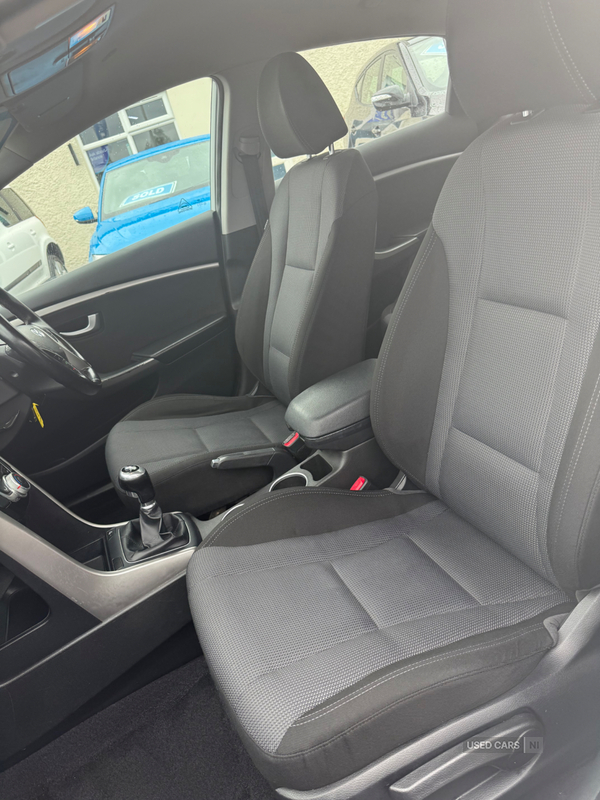 Hyundai i30 HATCHBACK in Down