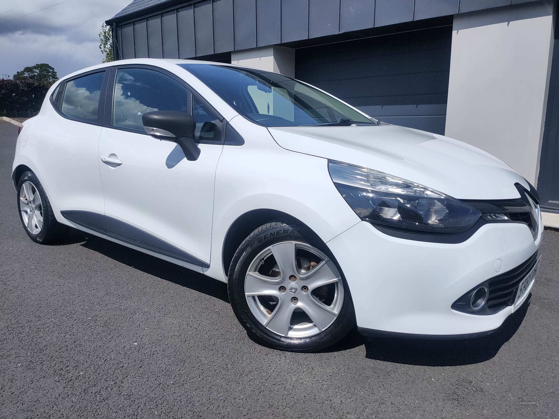 Renault Clio HATCHBACK in Armagh