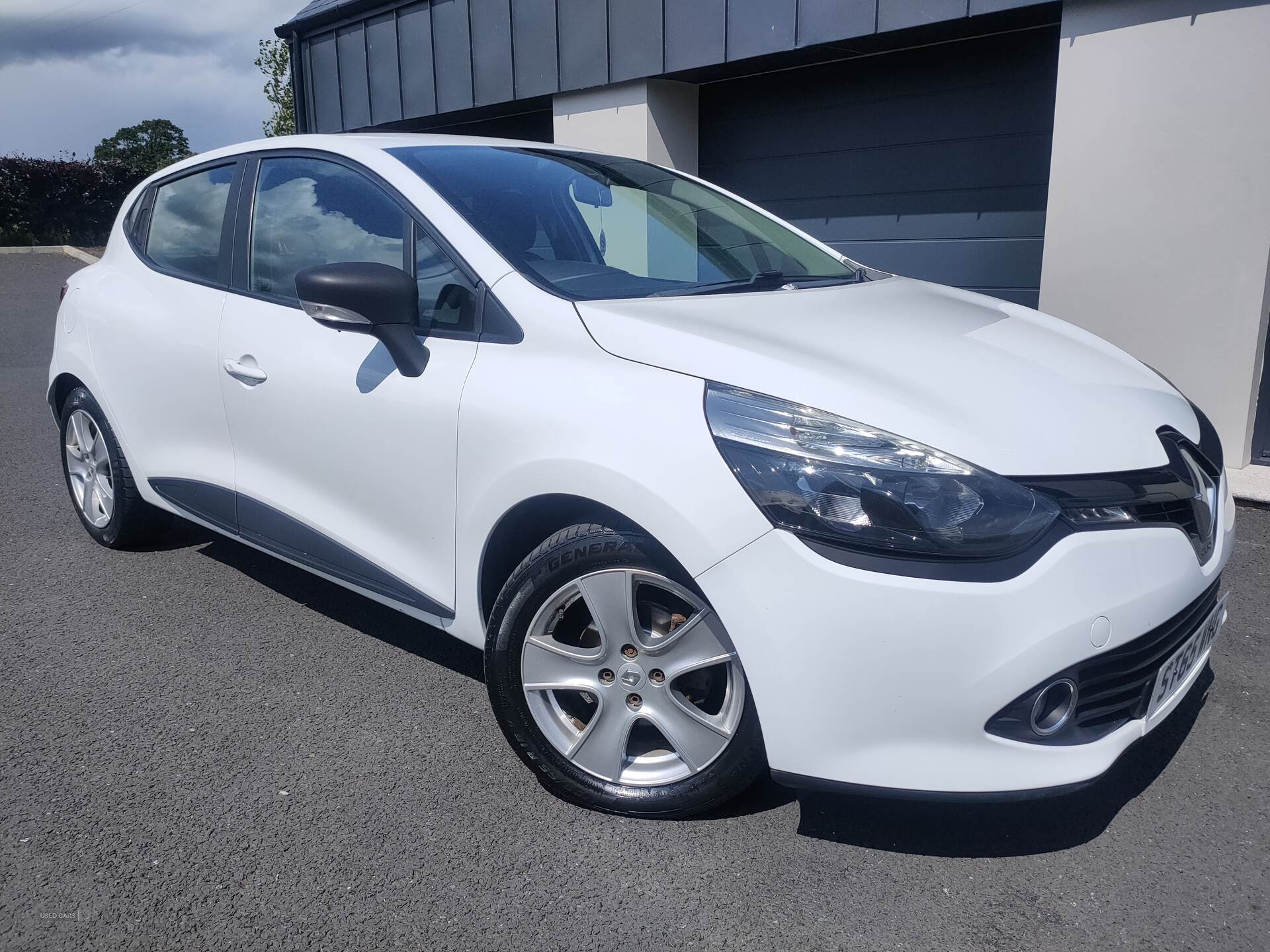 Renault Clio HATCHBACK in Armagh