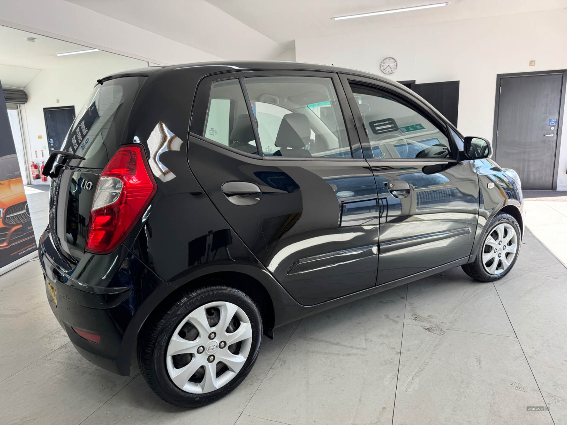 Hyundai i10 HATCHBACK in Down