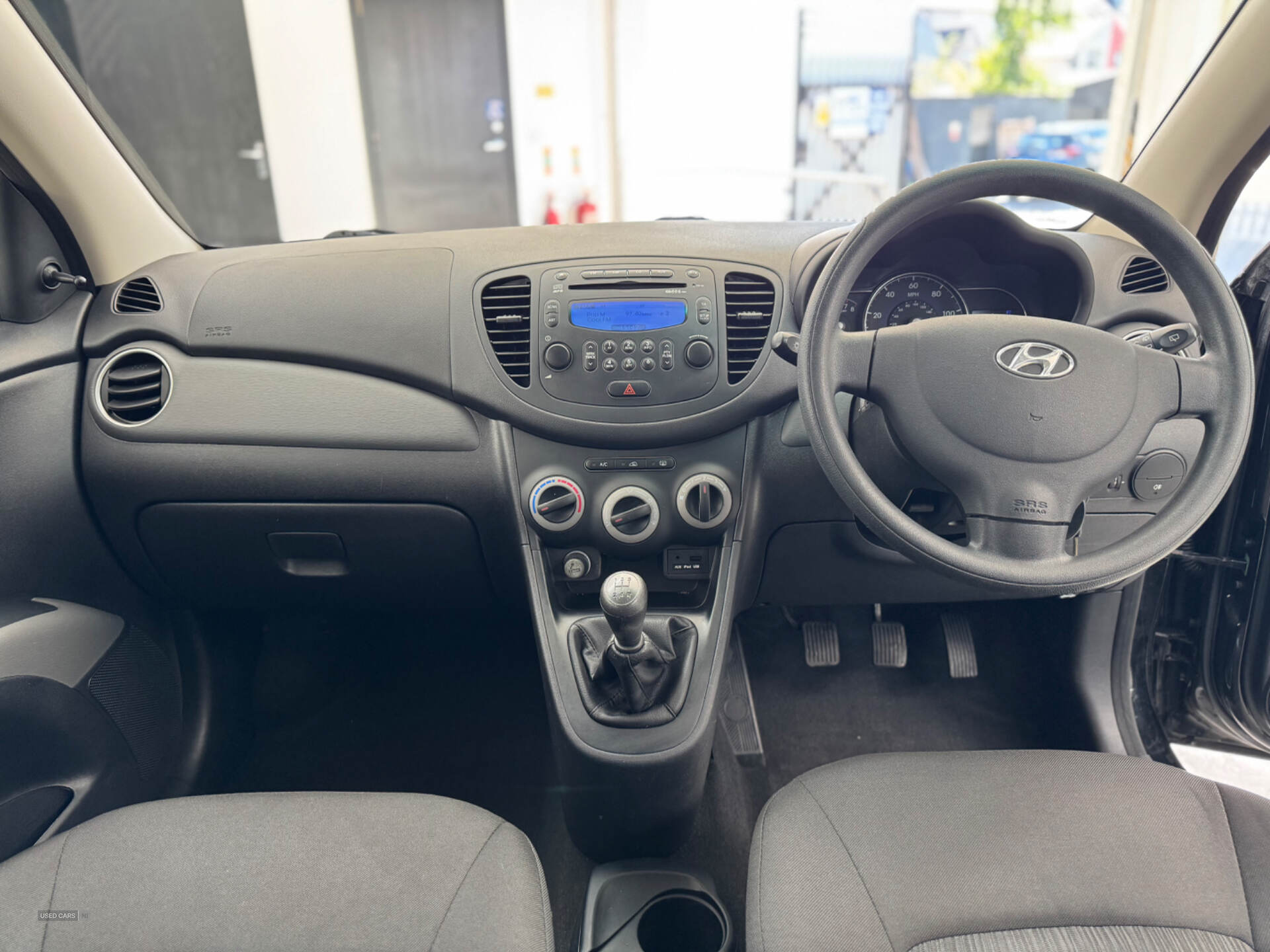 Hyundai i10 HATCHBACK in Down