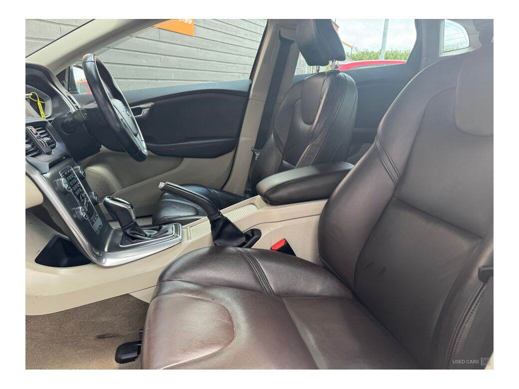 Volvo V40 1.6 T4 SE Auto 5DR in Antrim