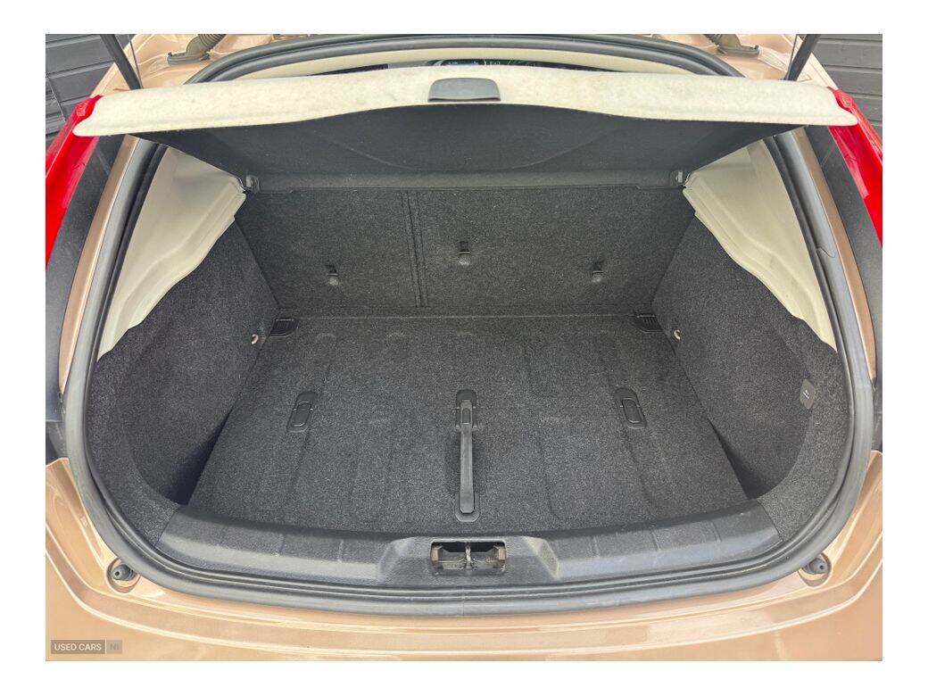 Volvo V40 1.6 T4 SE Auto 5DR in Antrim