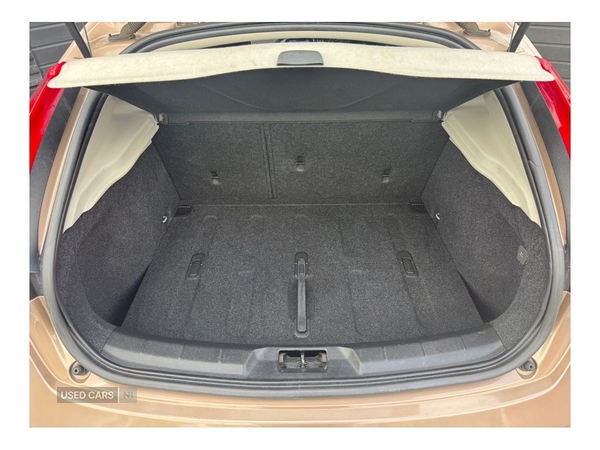 Volvo V40 1.6 T4 SE Auto 5DR in Antrim