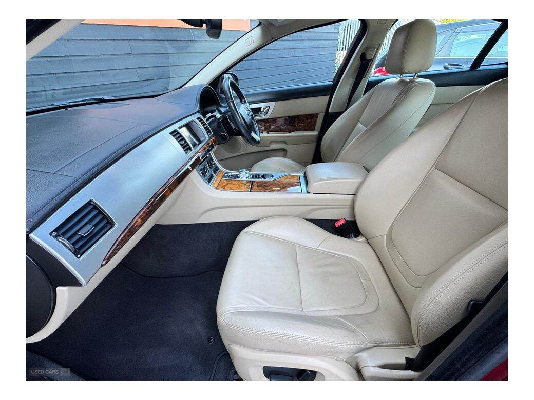 Jaguar XF 2.0 Luxury High Spec Auto 4DR in Antrim