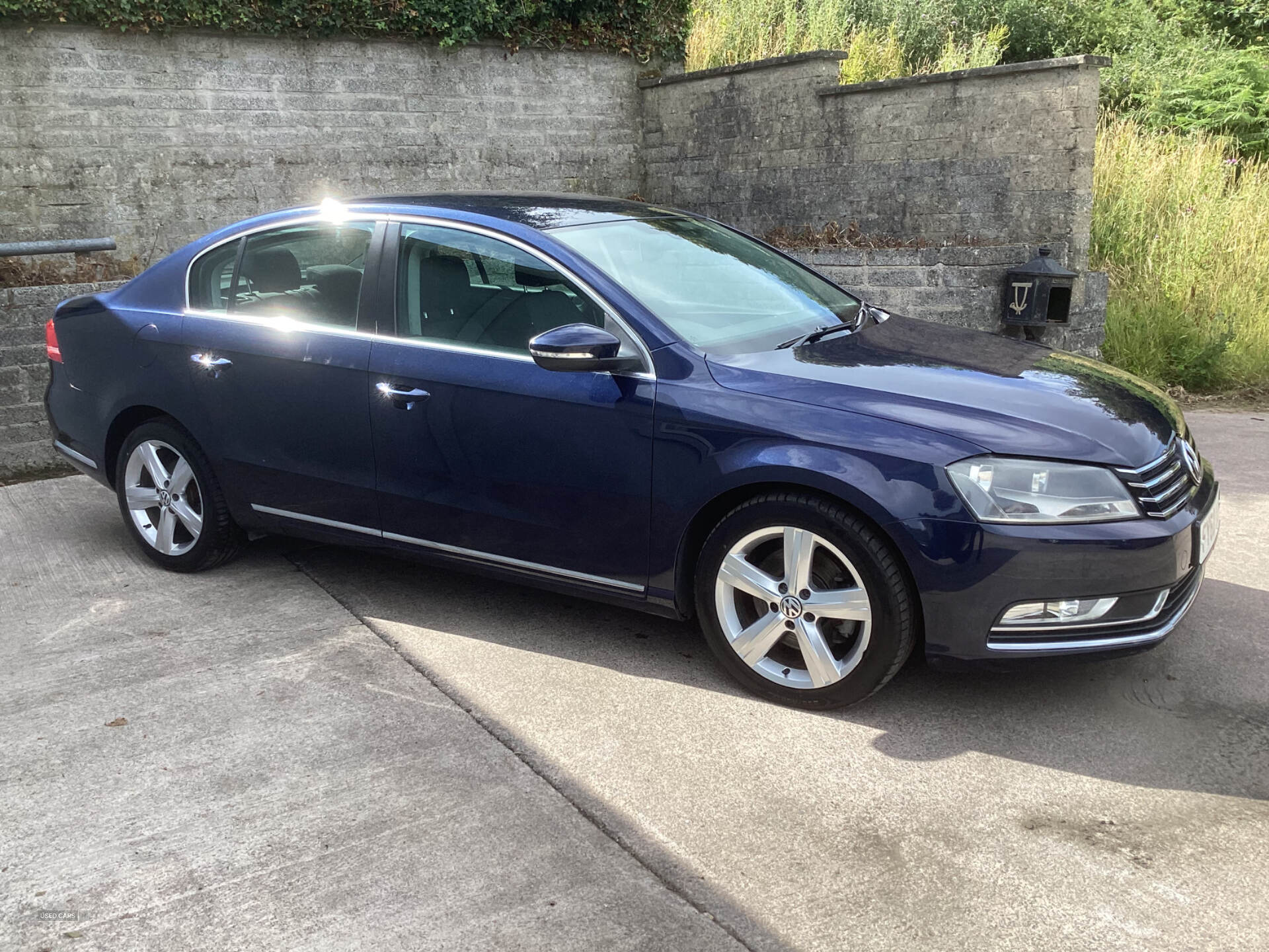 Volkswagen Passat DIESEL SALOON in Down