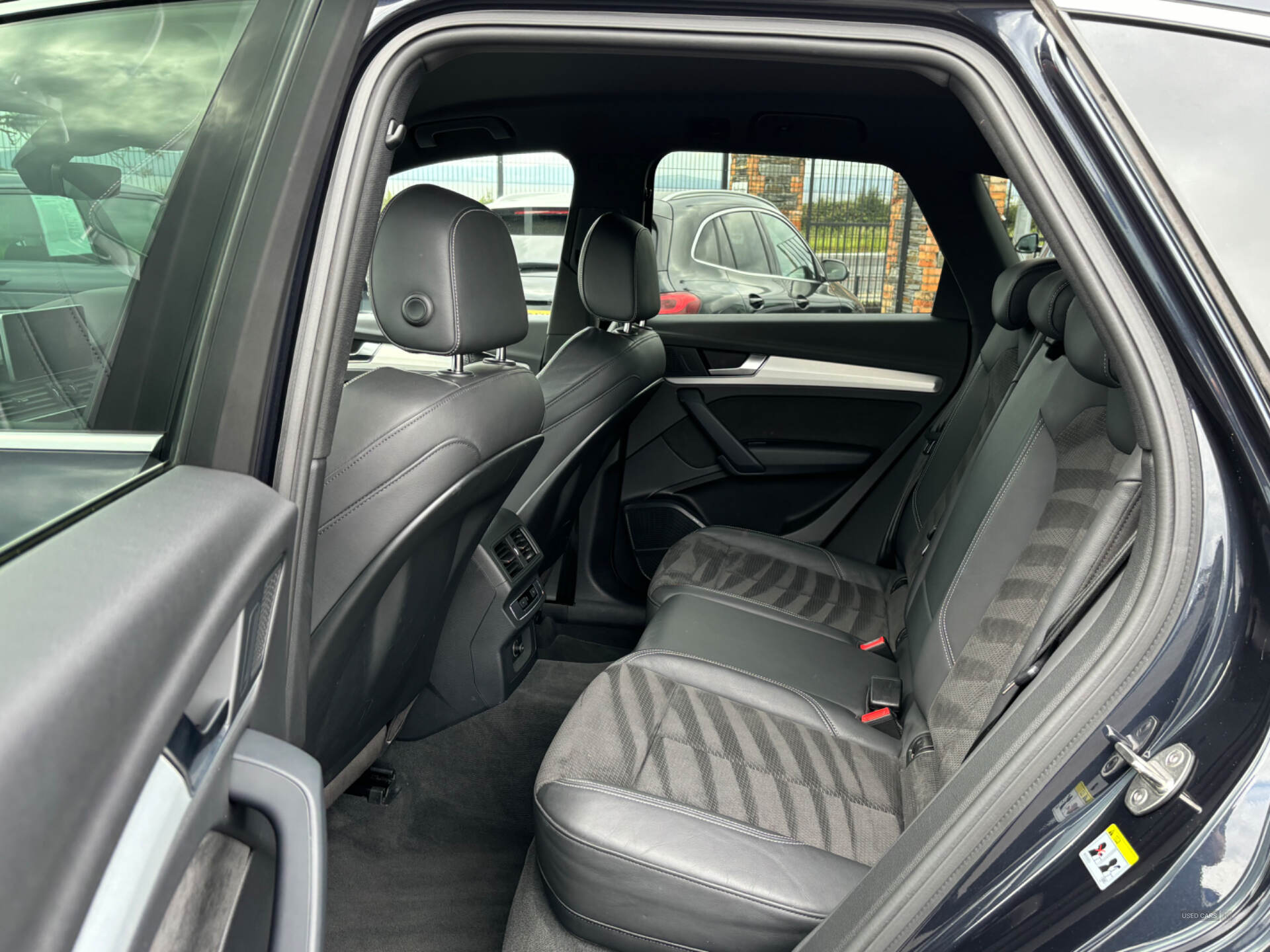 Car Thumbnail 7