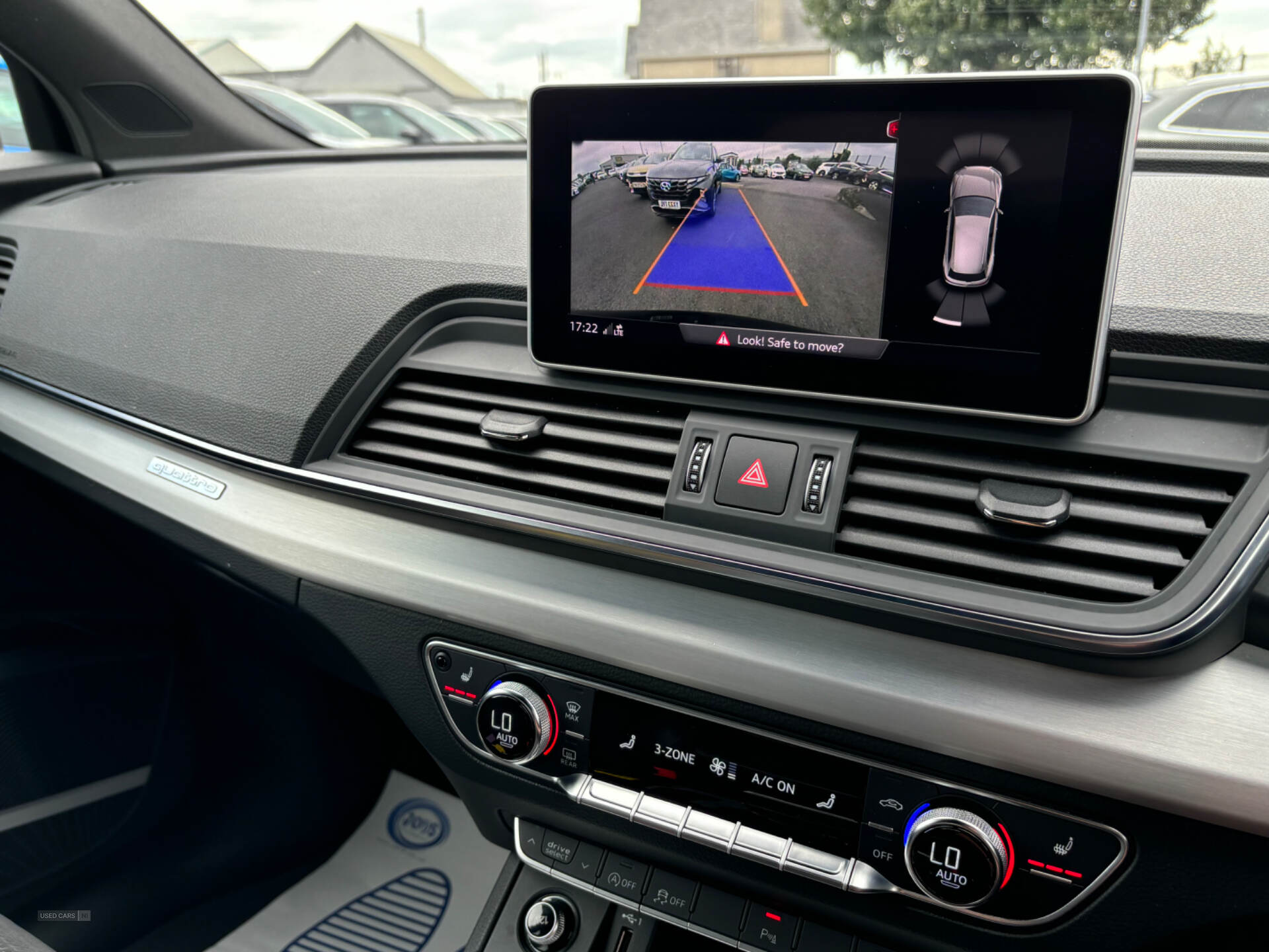 Car Thumbnail 12