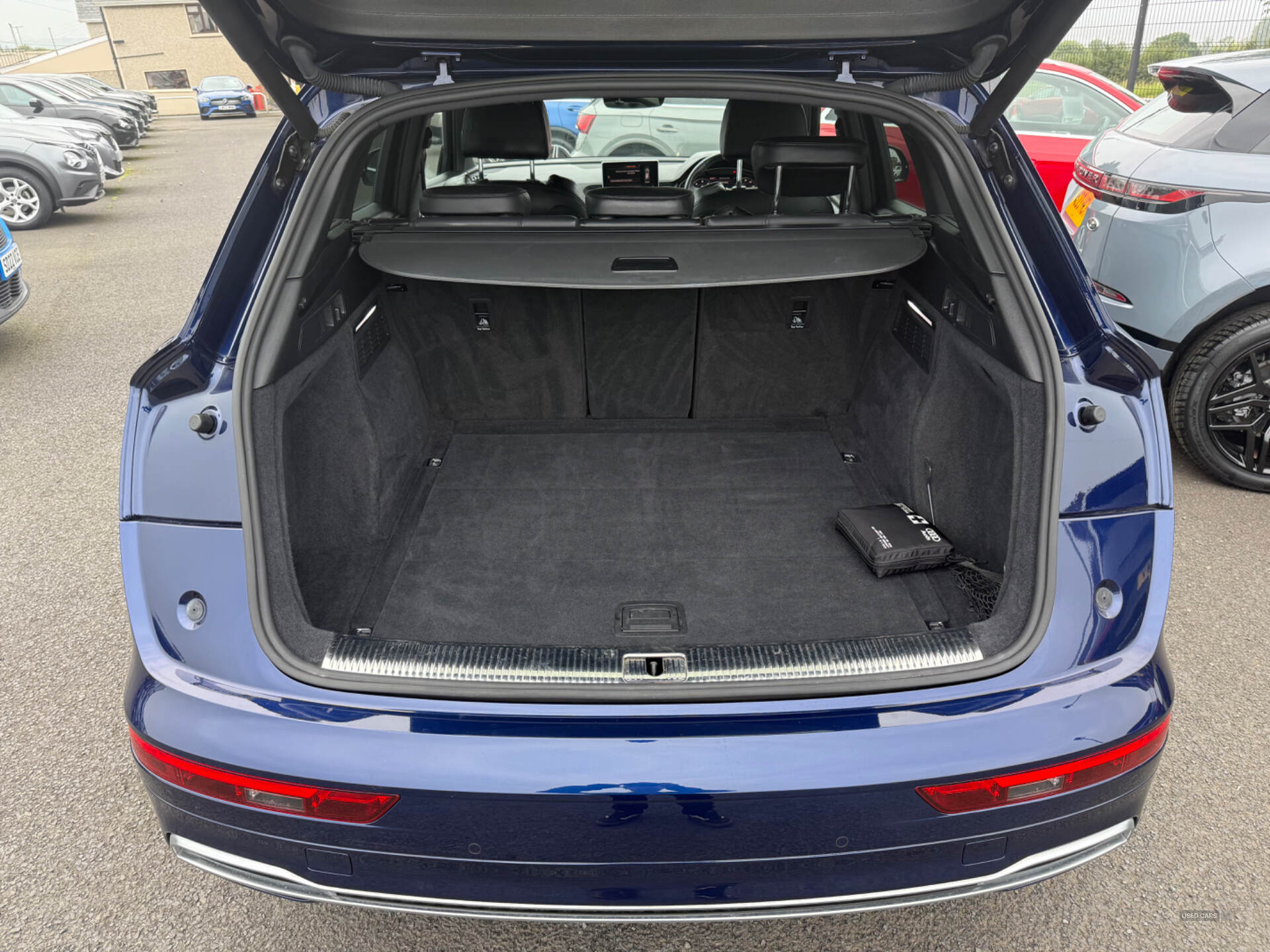 Car Thumbnail 6
