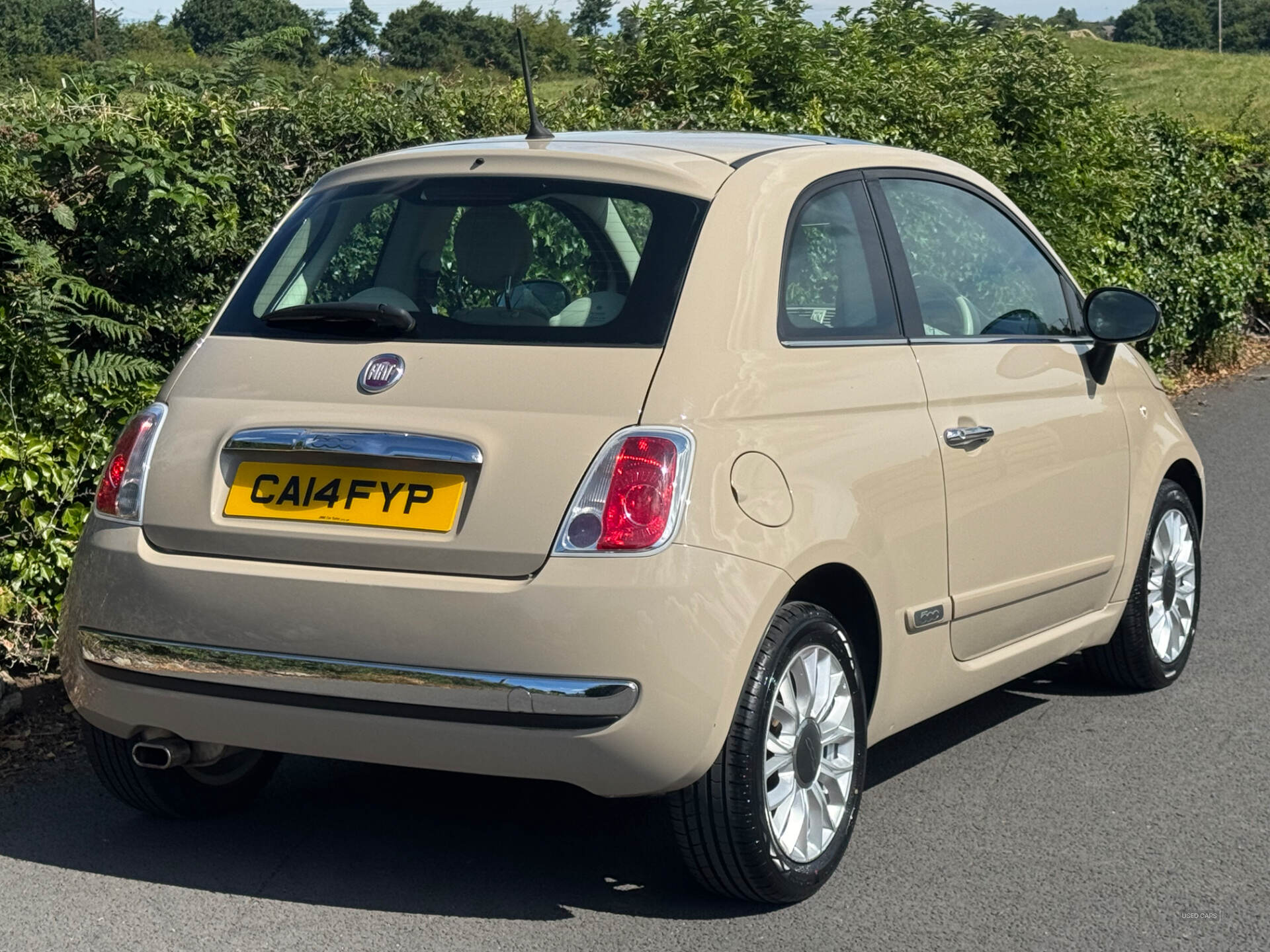 Fiat 500 HATCHBACK in Down