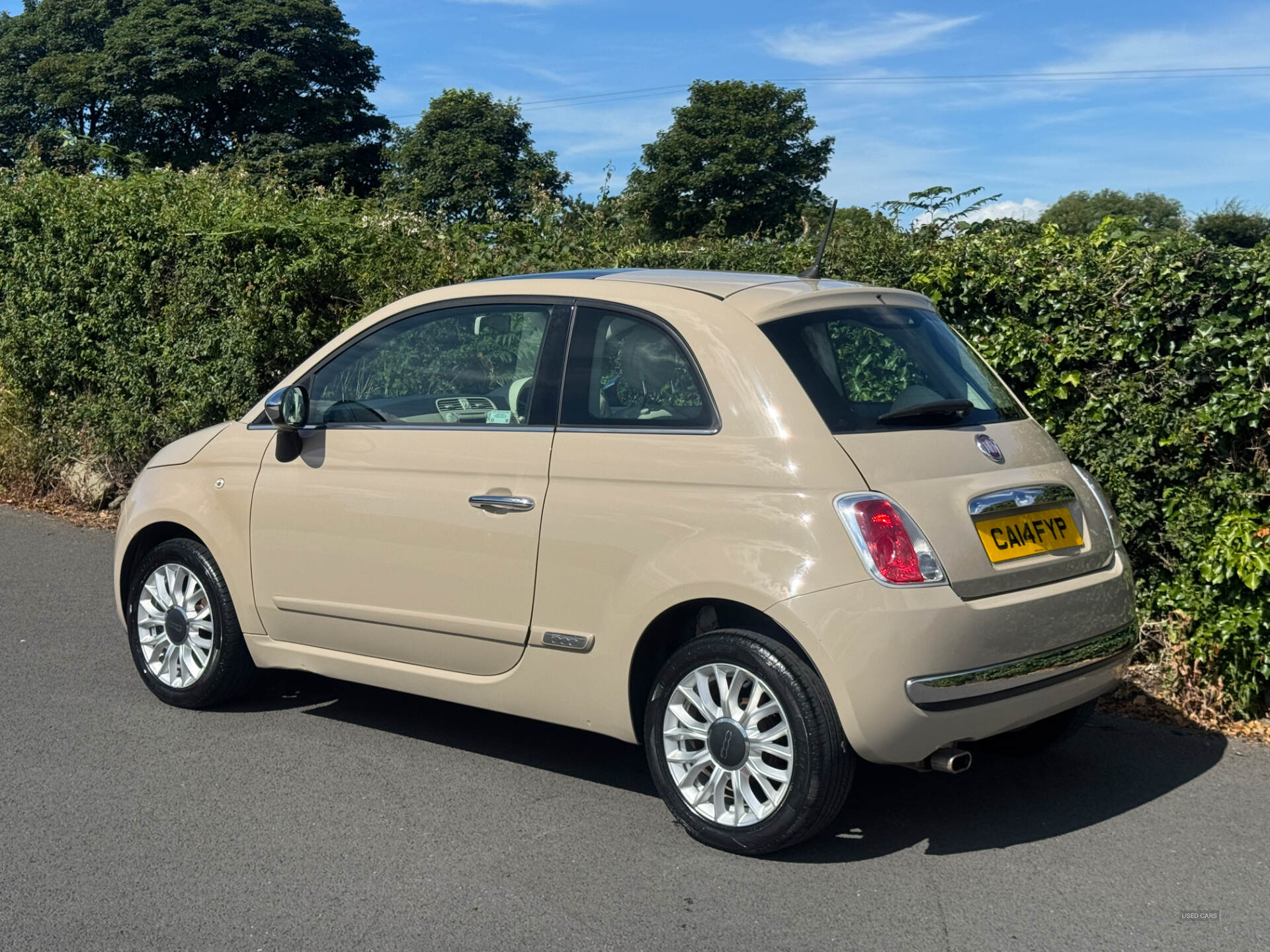 Fiat 500 HATCHBACK in Down