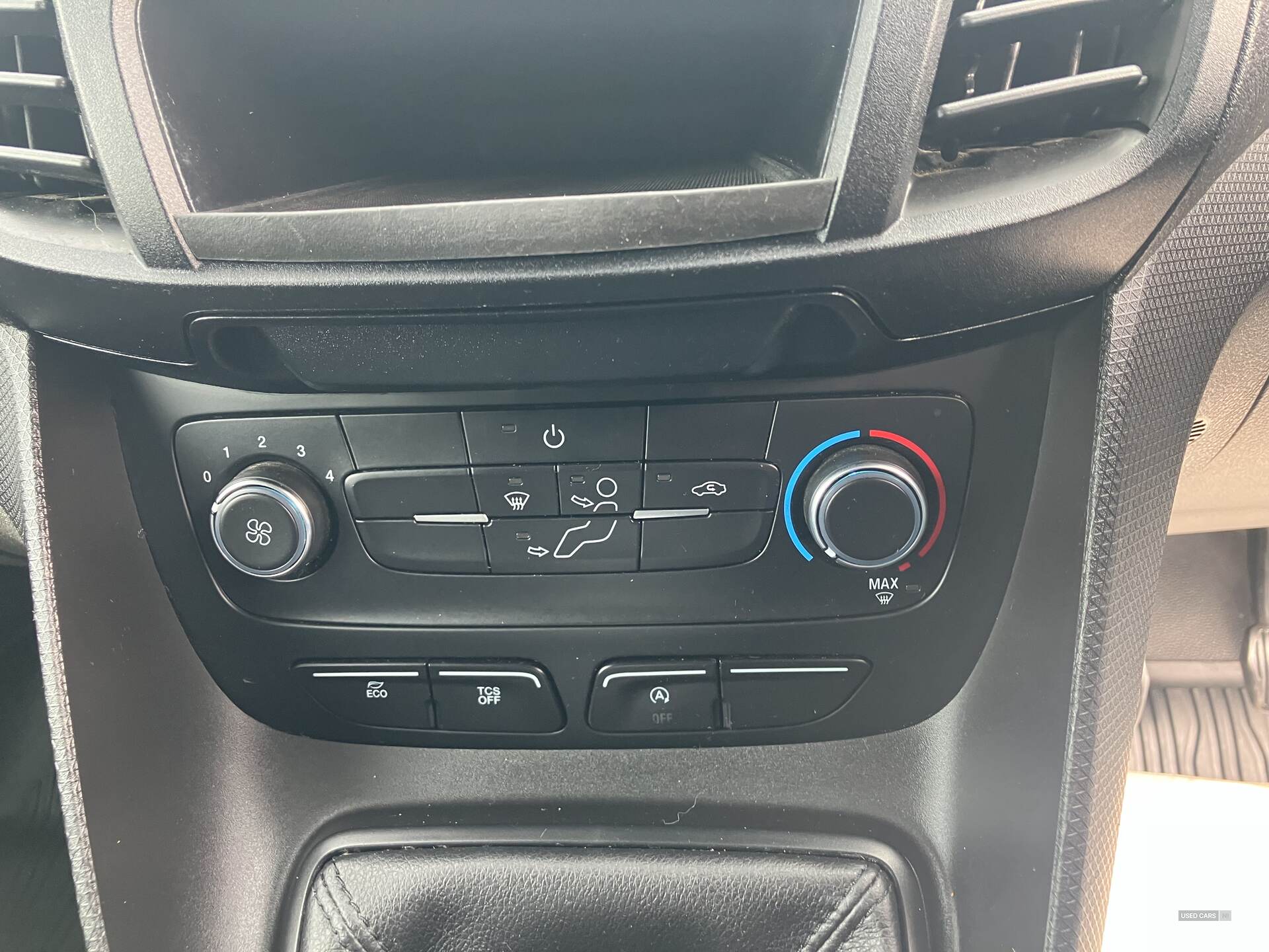 Ford Transit Connect 220 L1 DIESEL in Down