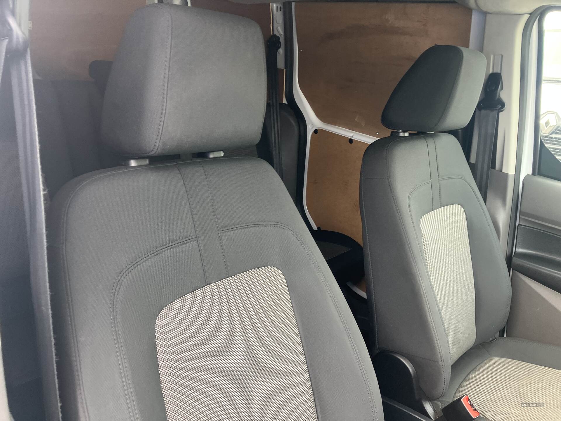 Ford Transit Connect 220 L1 DIESEL in Down