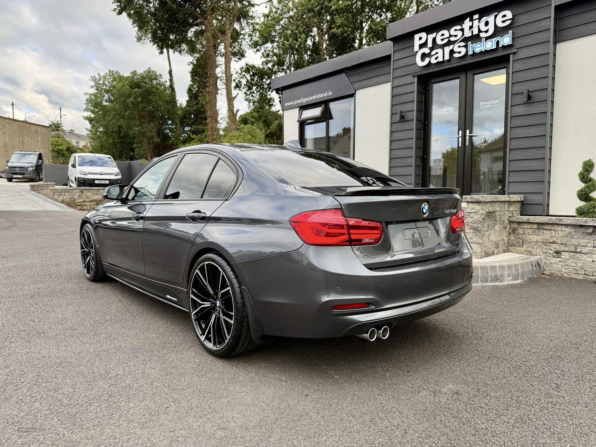 BMW 3 Series DIESEL SALOON in Tyrone