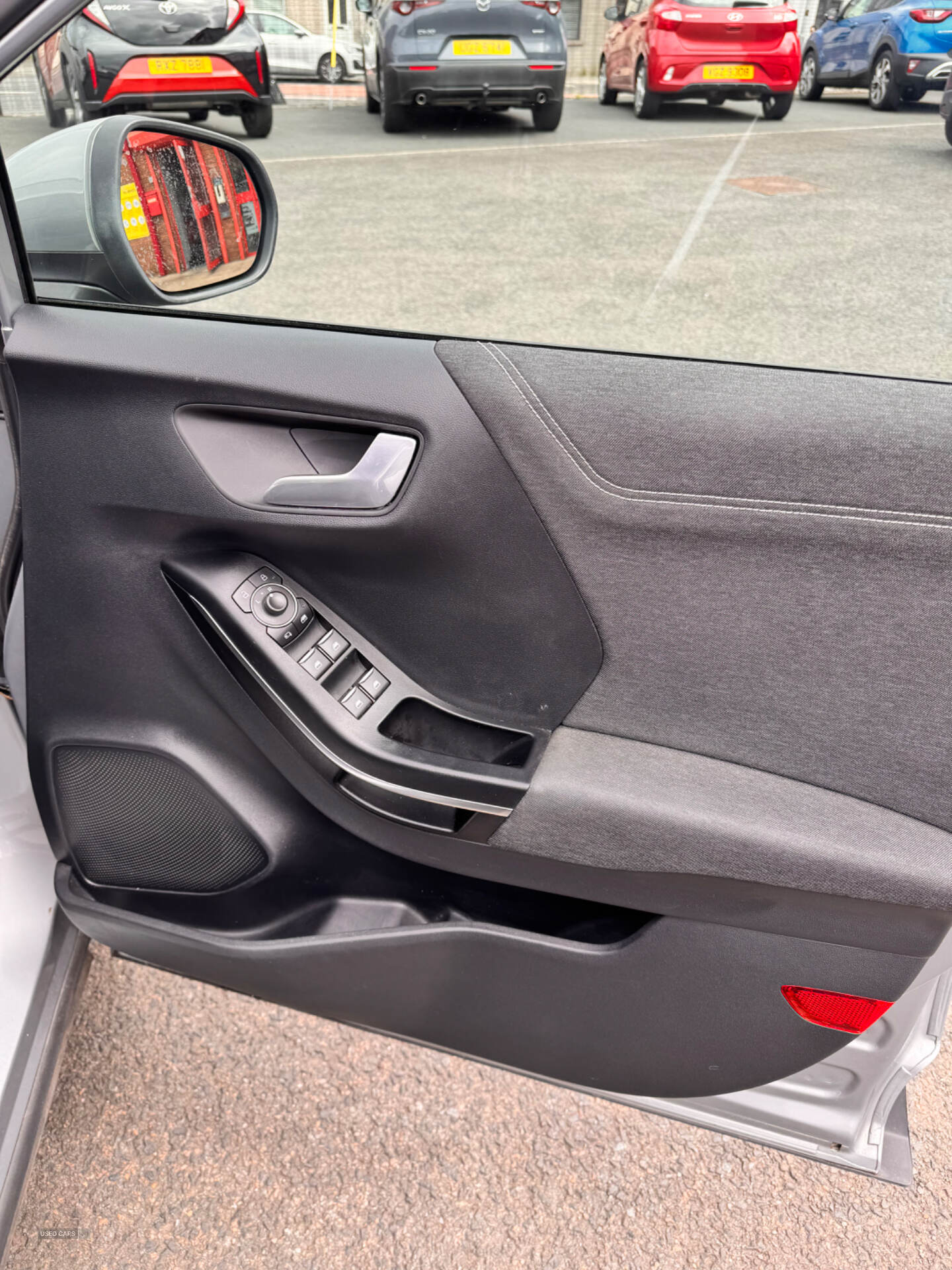Car Thumbnail 12
