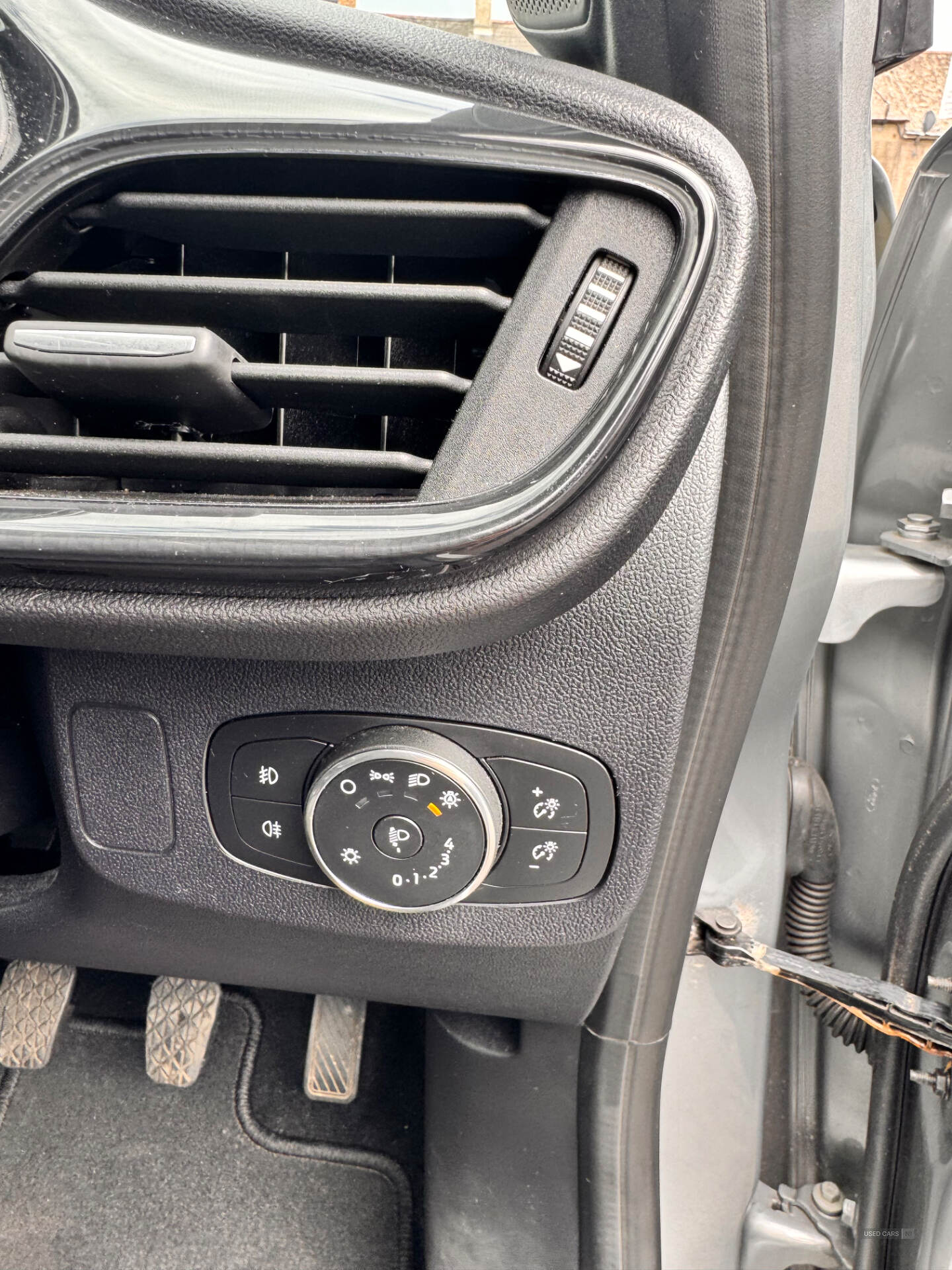 Car Thumbnail 13
