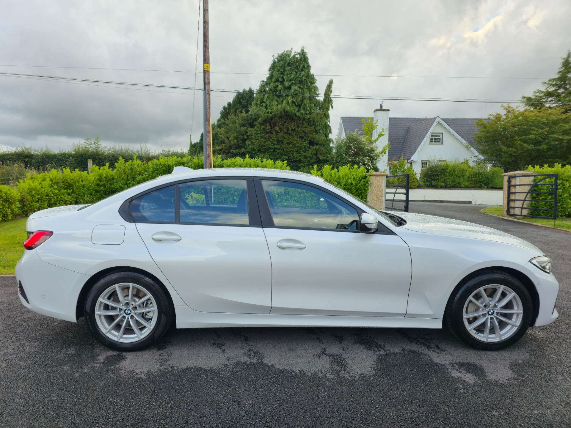 BMW 3 Series SALOON in Down