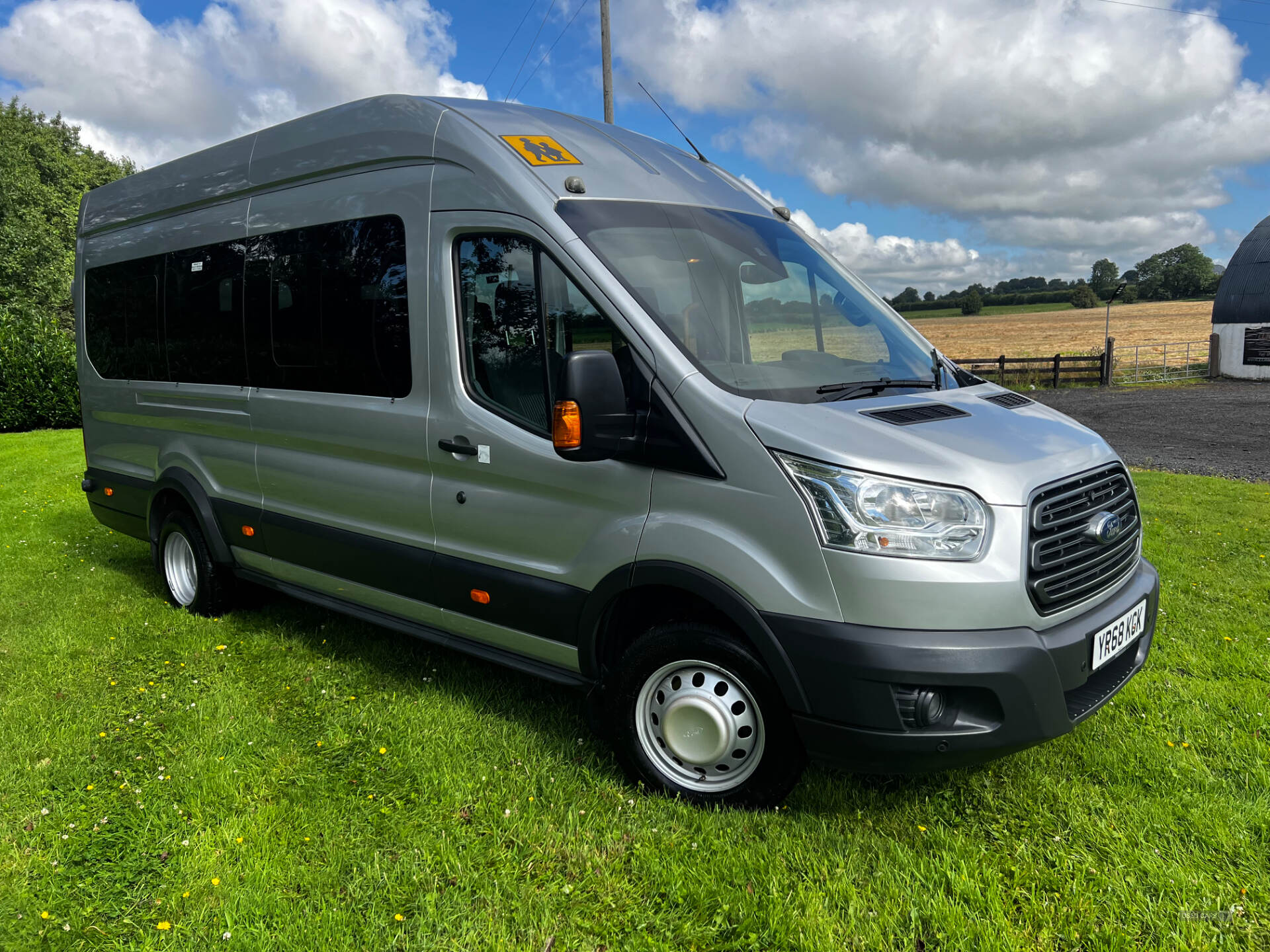 Ford Transit 460 L4 MINIBUS DIESEL RWD in Antrim