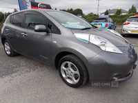 Nissan LEAF HATCHBACK in Down