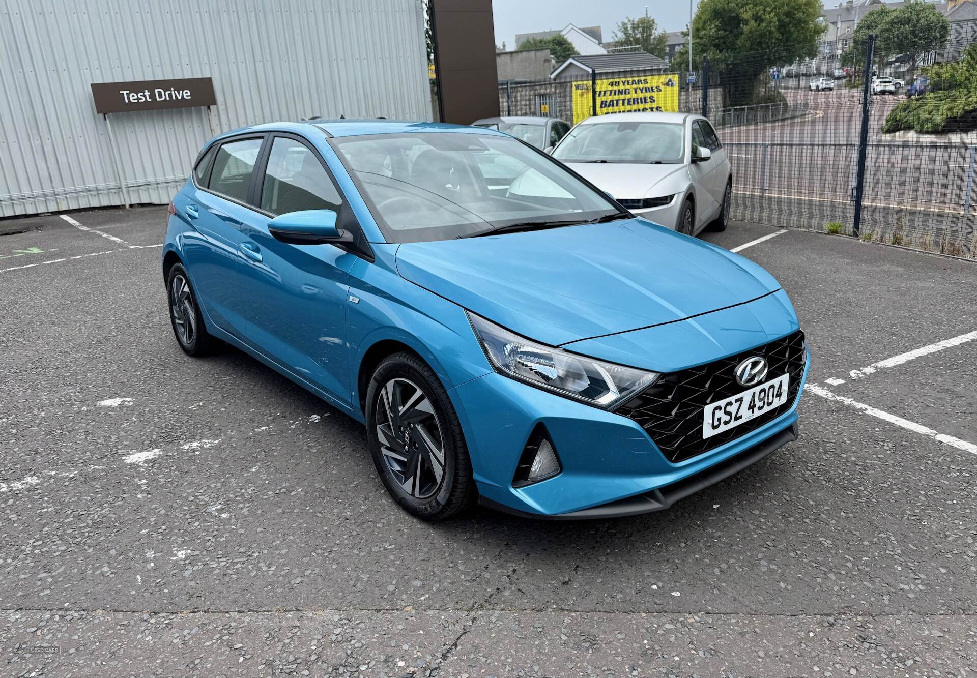 Hyundai i20 HATCHBACK in Down