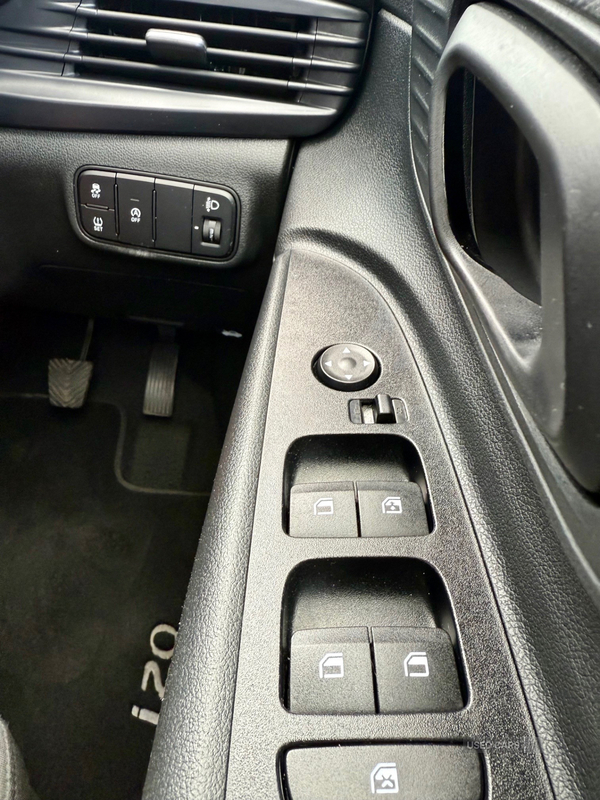 Hyundai i20 HATCHBACK in Down