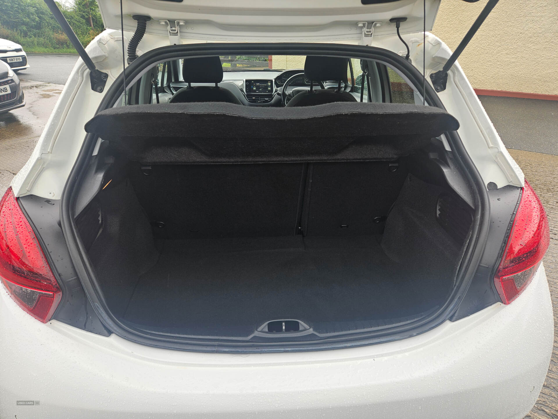 Peugeot 208 DIESEL HATCHBACK in Derry / Londonderry