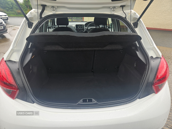 Peugeot 208 DIESEL HATCHBACK in Derry / Londonderry