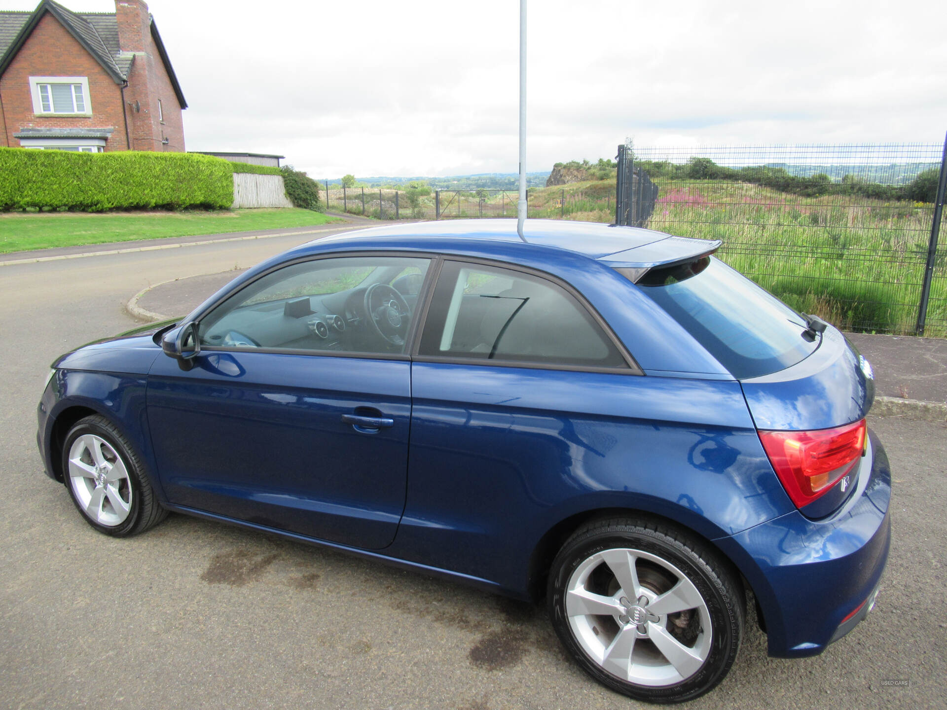 Car Thumbnail 12